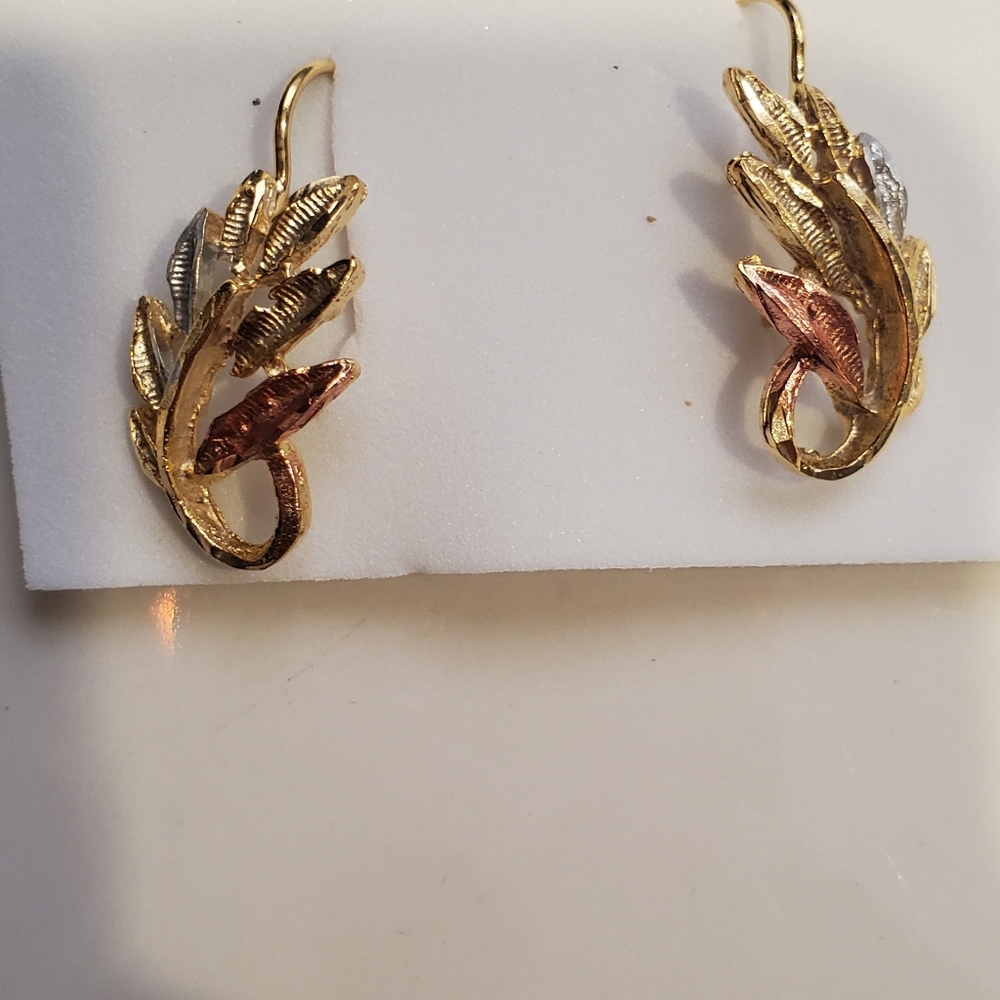 Leaf earrings